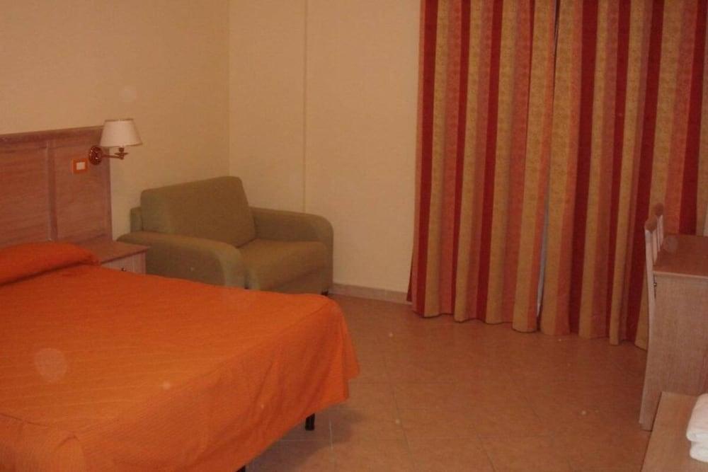 Complesso L'Oasi Hotel Aranova Luaran gambar
