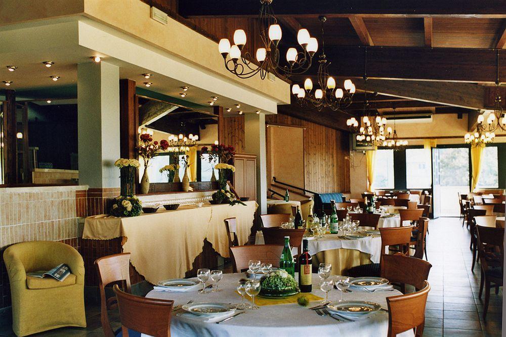 Complesso L'Oasi Hotel Aranova Luaran gambar