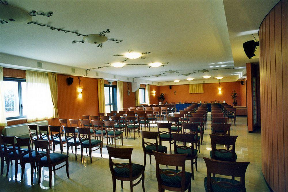 Complesso L'Oasi Hotel Aranova Luaran gambar